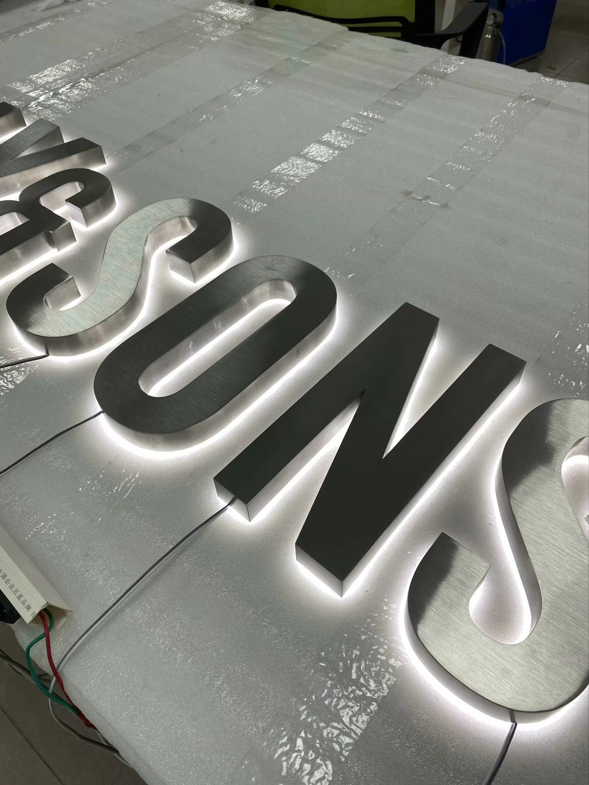 HALO AND BACKLIT LETTERS